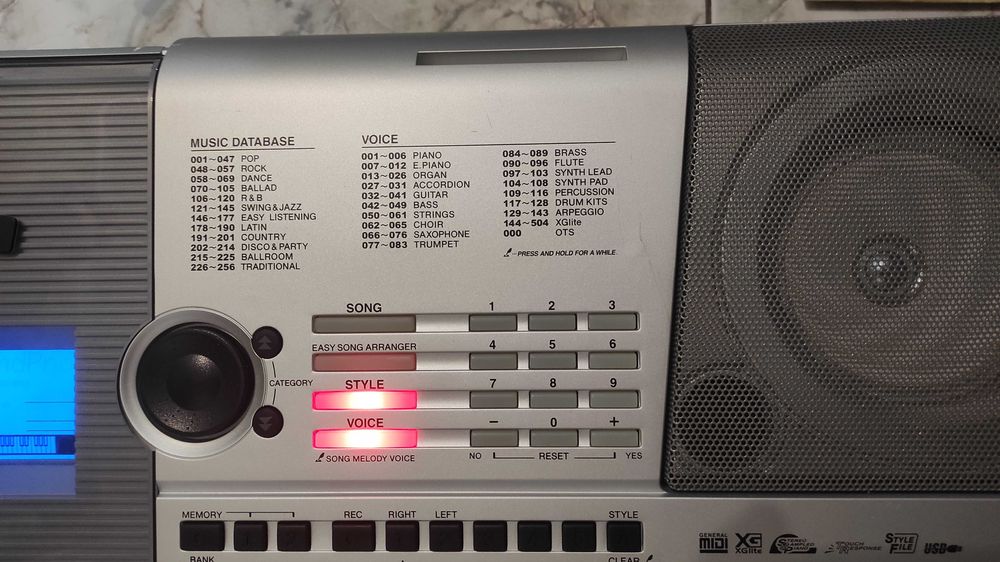 Чудовий синтезатор Yamaha YPT-410 для навчання