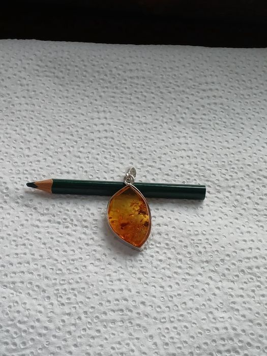 Wisiorek Srebro, bursztyn