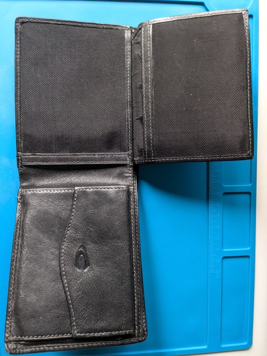 Carteira em pele camel active em bom estado como nova