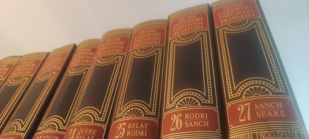 Grande Enciclopédia Portuguesa Brasileira, 40 Volumes