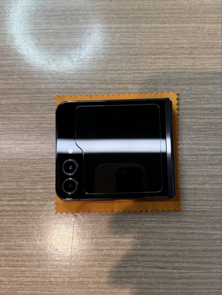Samsung Z Flip 5  256gb