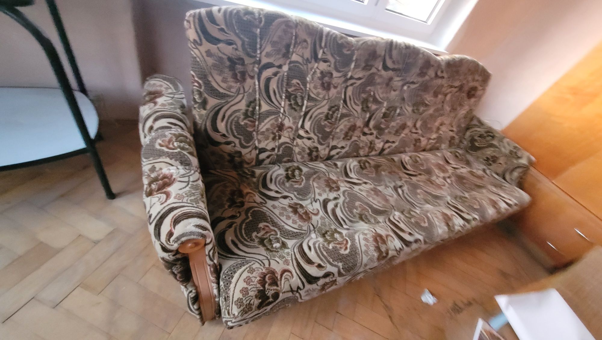 Sofa rozkładana wersalka z podnóżkiem