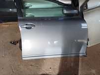 Toyota Avensis t25 1f6 drzwi prawy przód przednie części mechanizm