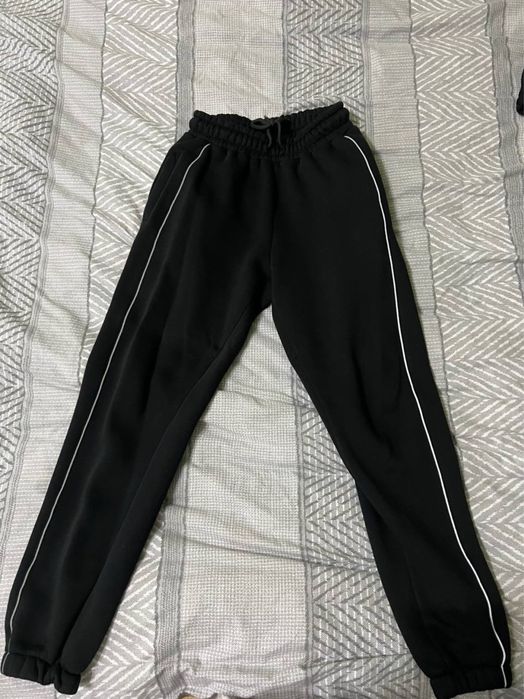 Чорний,теплий,чоловічий костюм