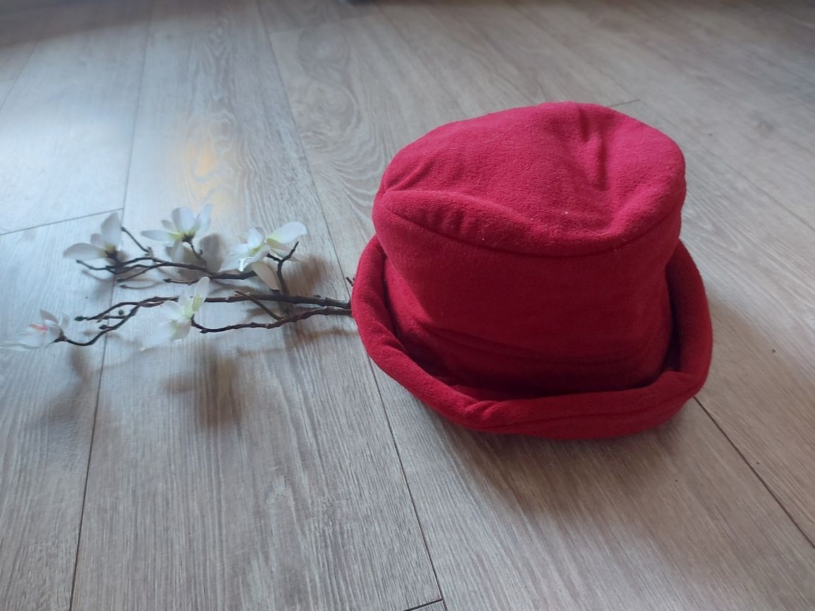 Czerwona czapka, kapelusz