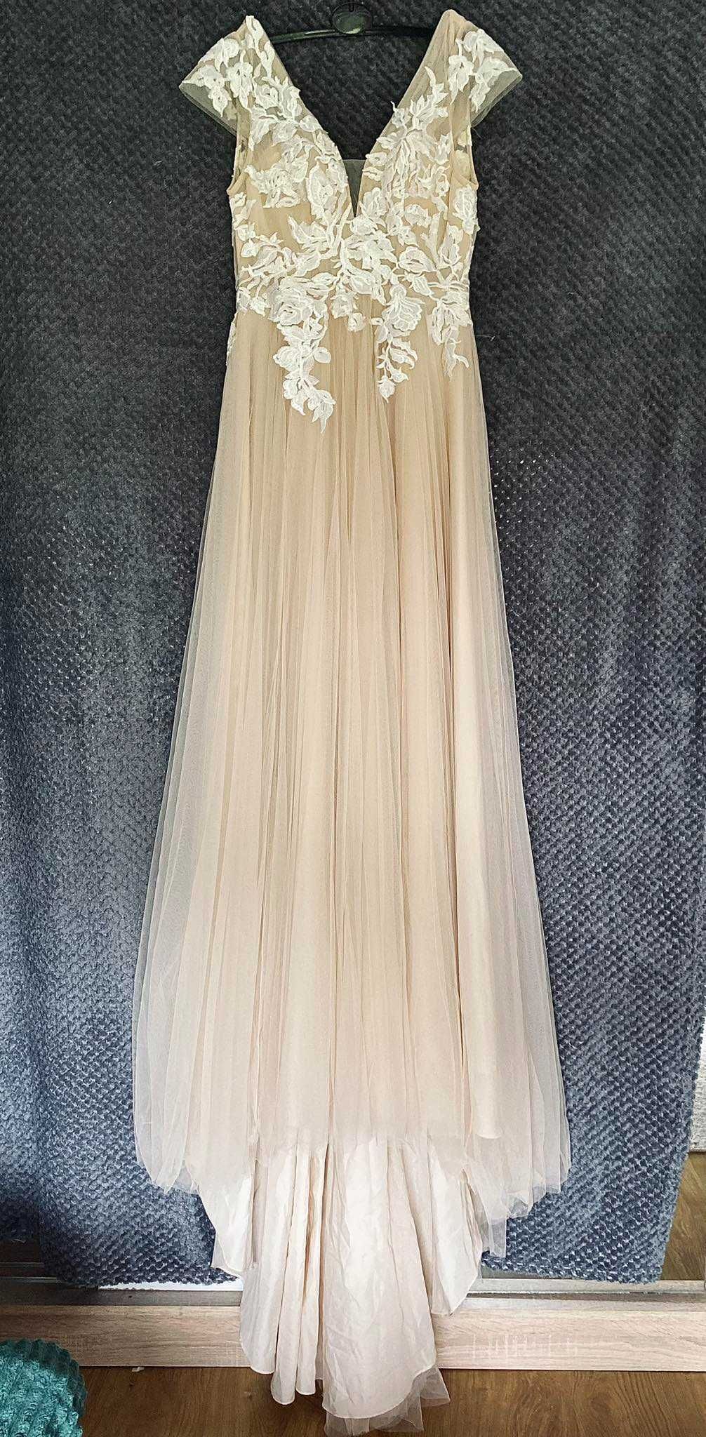 suknia ślubna Asos Bridal