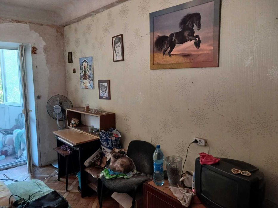 Продам двухкомнатную квартиру на Черемушках.