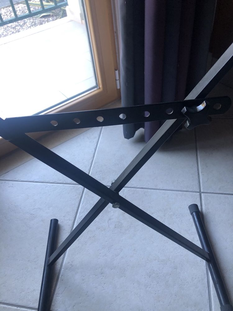 Suporte orgao ou pequeno piano musical