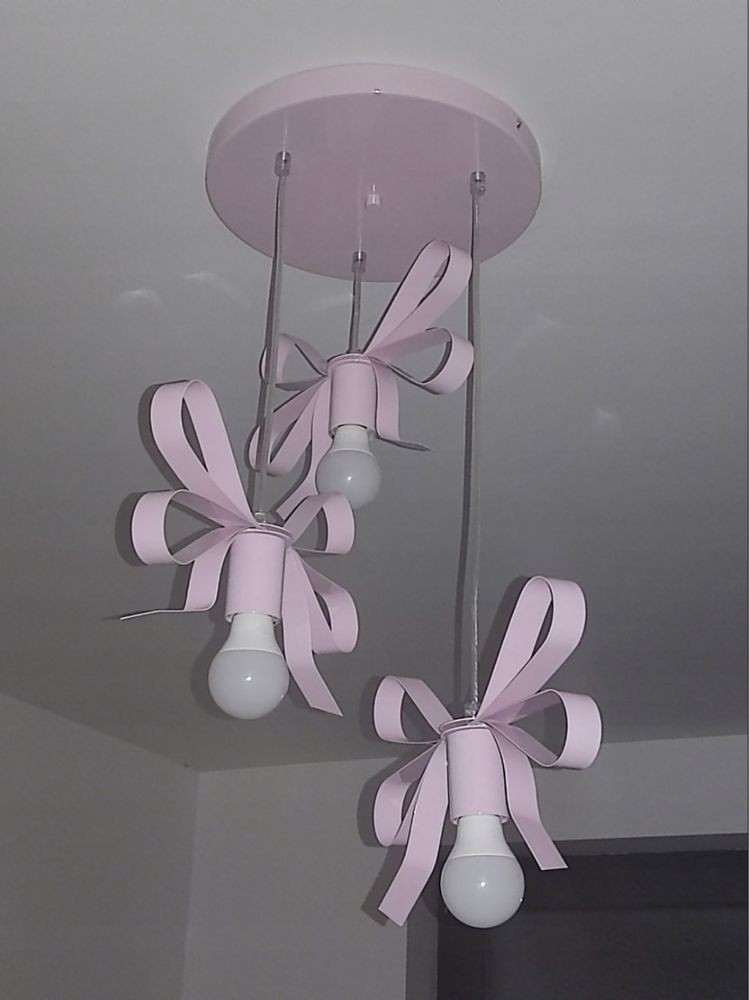 Lampa sufitowa różowa kokardy żyrandol