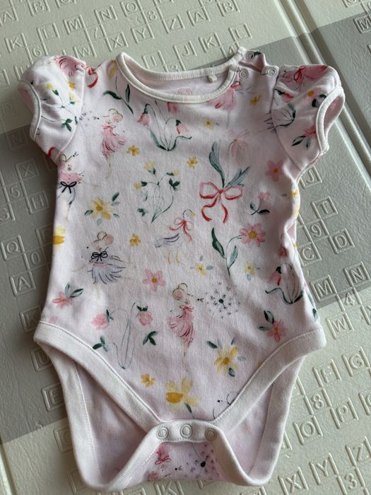 Набір боді з вишивкою від next 3-6 місяців, рощмір 62