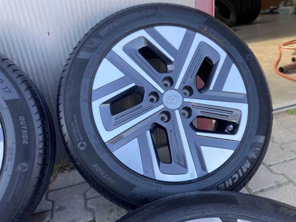 Koła felgi Hyundai kona 17 cali opony 215/55/17 michelin super stan