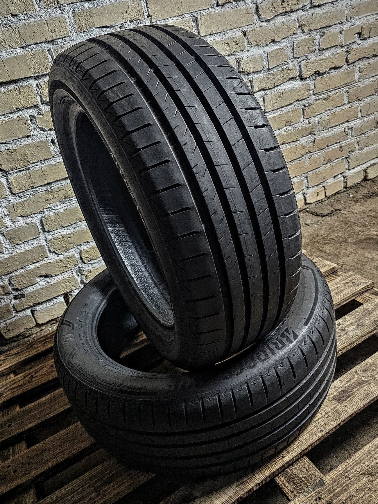 Пара 235/50r19 Bridgestone | 7mm | 2019 | Mexico | Преміум | Ідеал