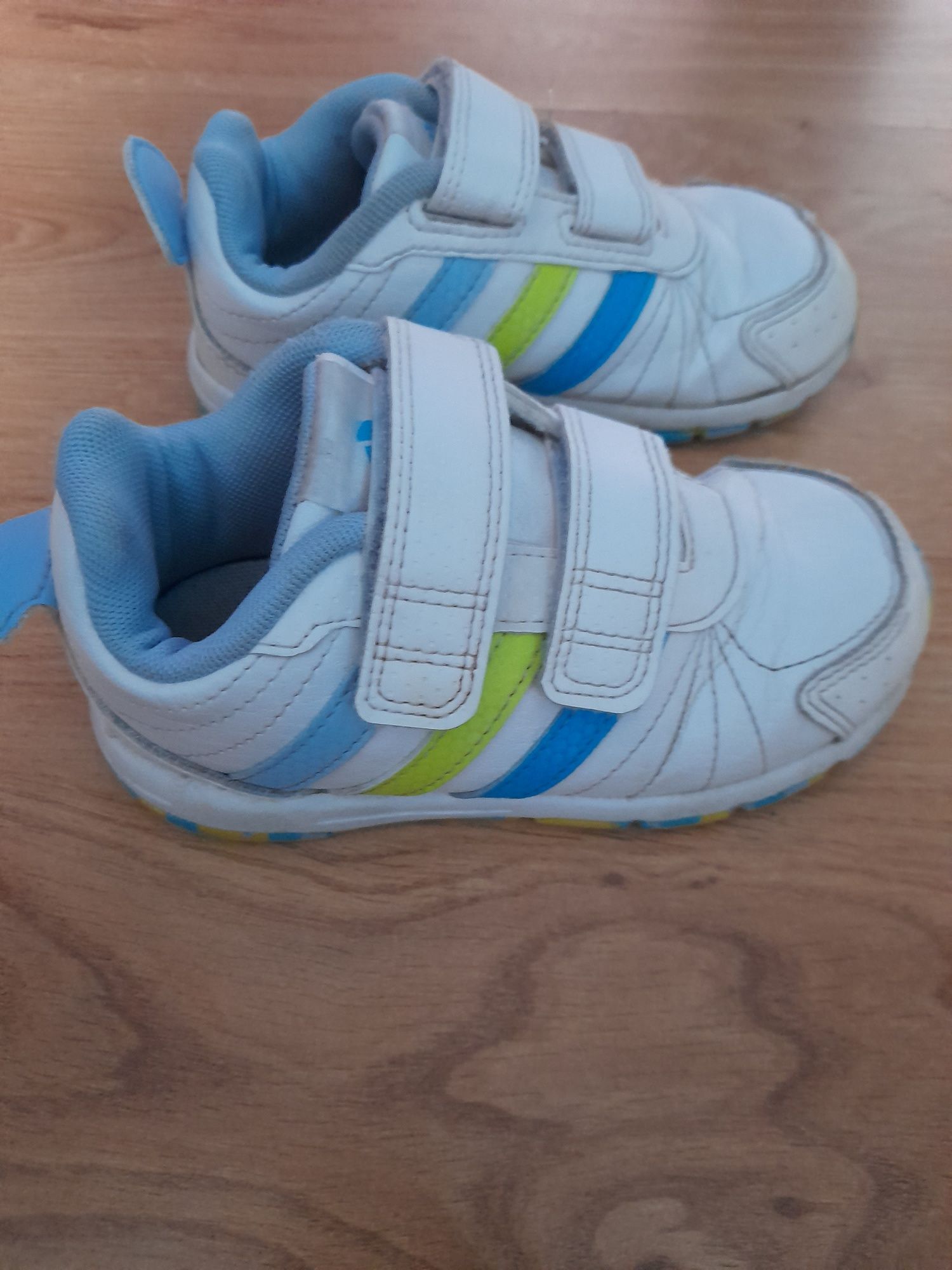 Buciki firmy Adidas r.25