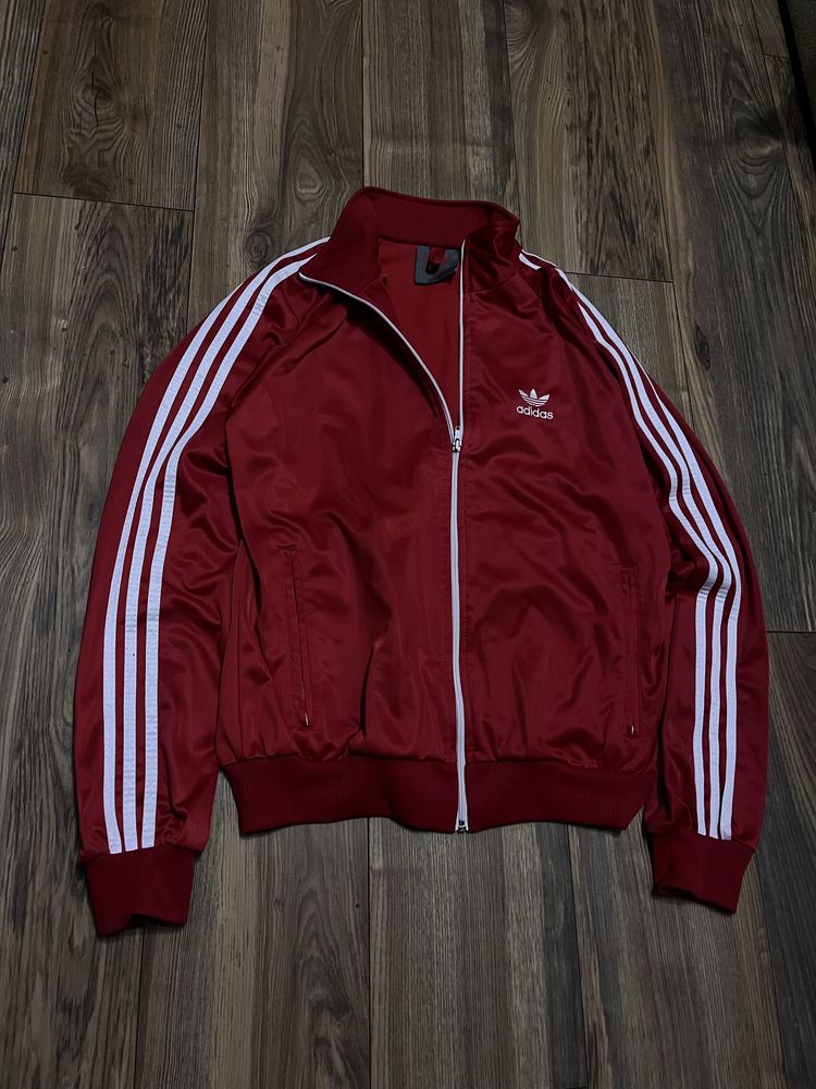 Кочтюм Adidas (trefoil)