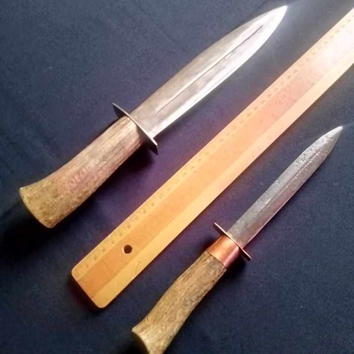 Facas de caça com cabo em chifre de veado