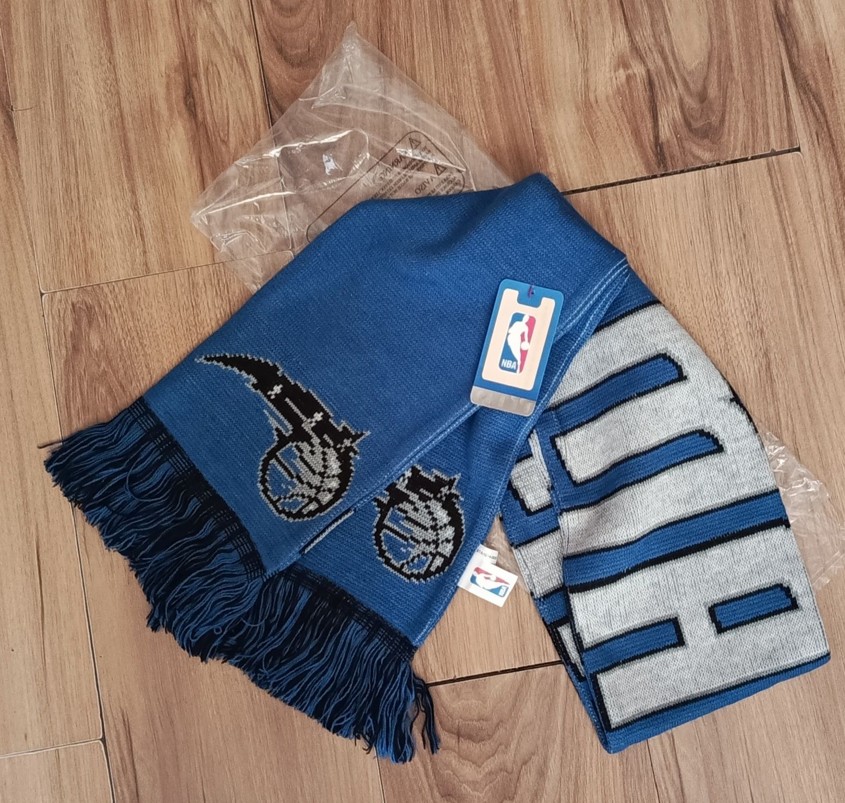 Szalik klubowy NBA Orlando Magic.
