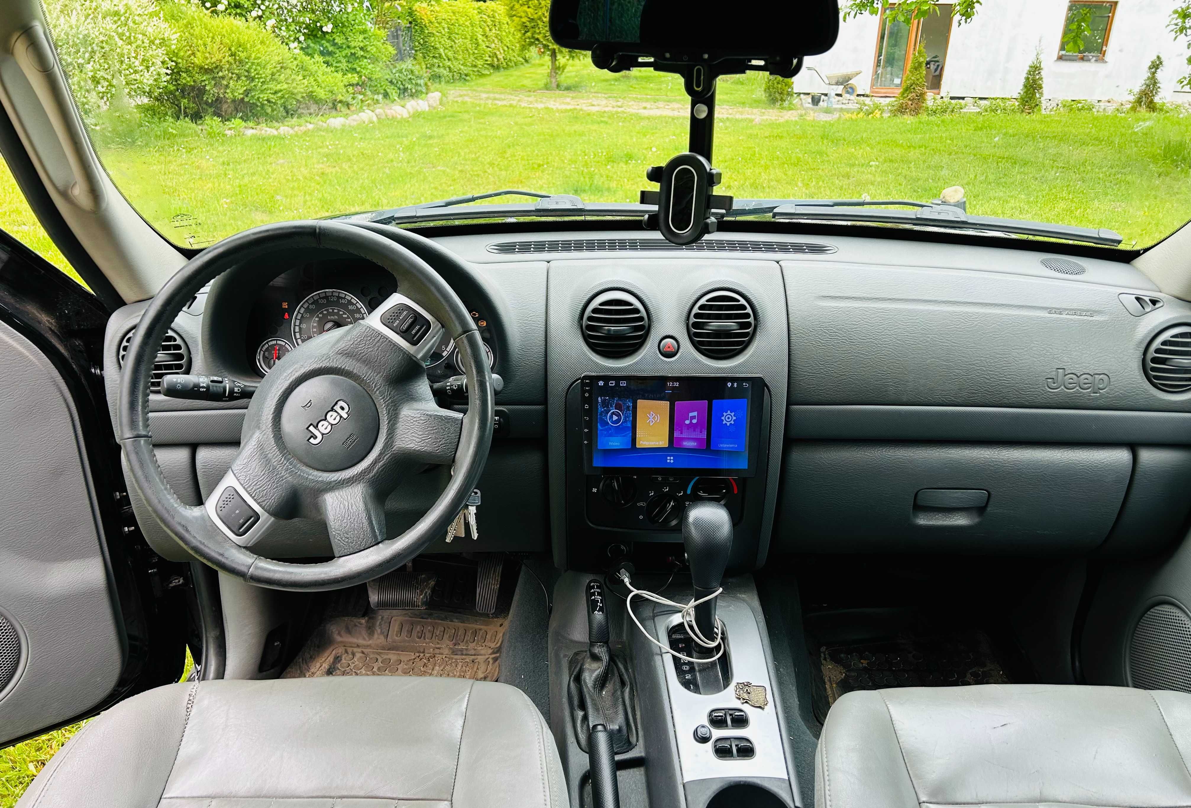 Jeep Liberty 2.8 automat 163 KM
