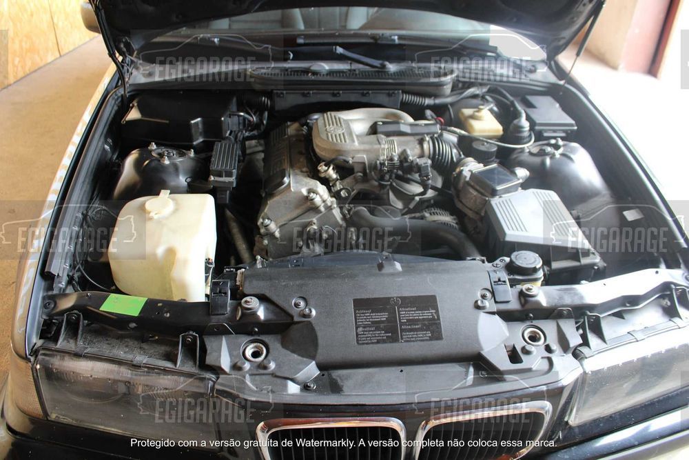 BMW E36 316I Compact_Para Peças