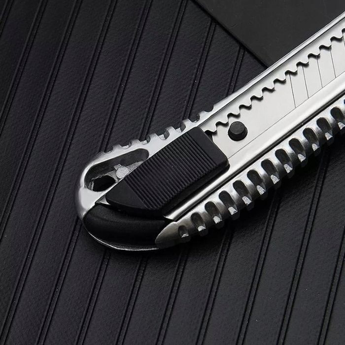 6x Nóż Metalowy Nożyk Tapeciak Wysuwany Z Ostrzami Ostrzem Łamanym Do