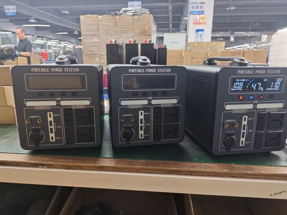 Зарядна станція 600w + сонячна батарея