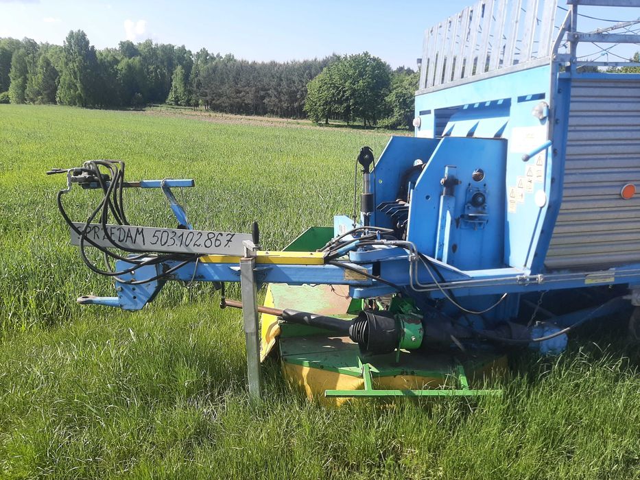 Przyczepa samozbierająca, kosząca