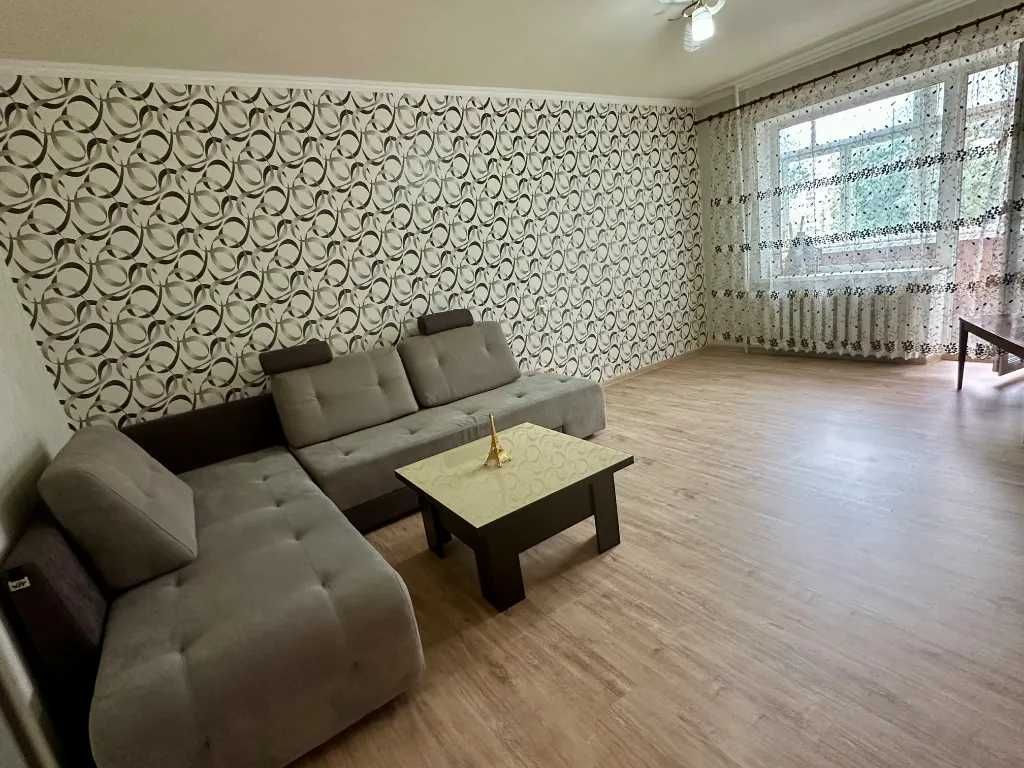 Продам двухкомнатную квартиру, улица Янтарная .