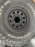 Conjunto Jantes e Pneus 32x11,5 r15