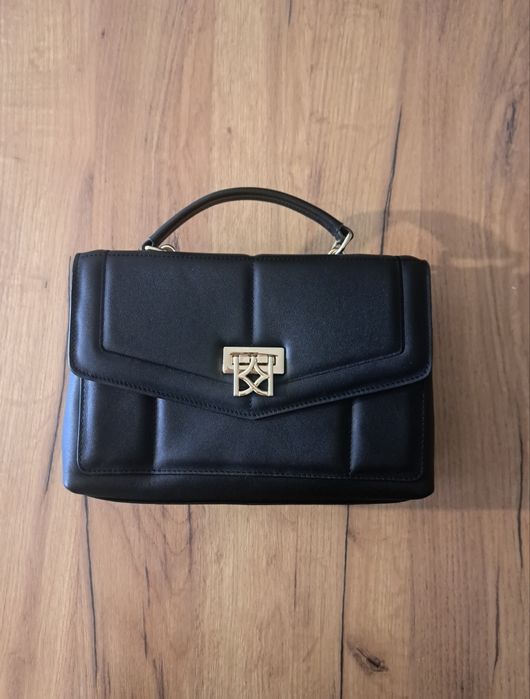 Elegancka torebka na łańcuszku Kazar