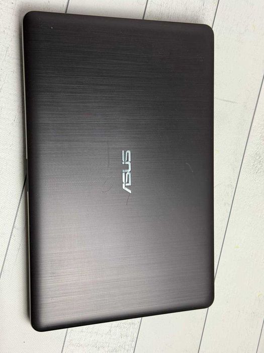 Asus F540L i3-5005 8ram ssd 128 Full HD  15.6