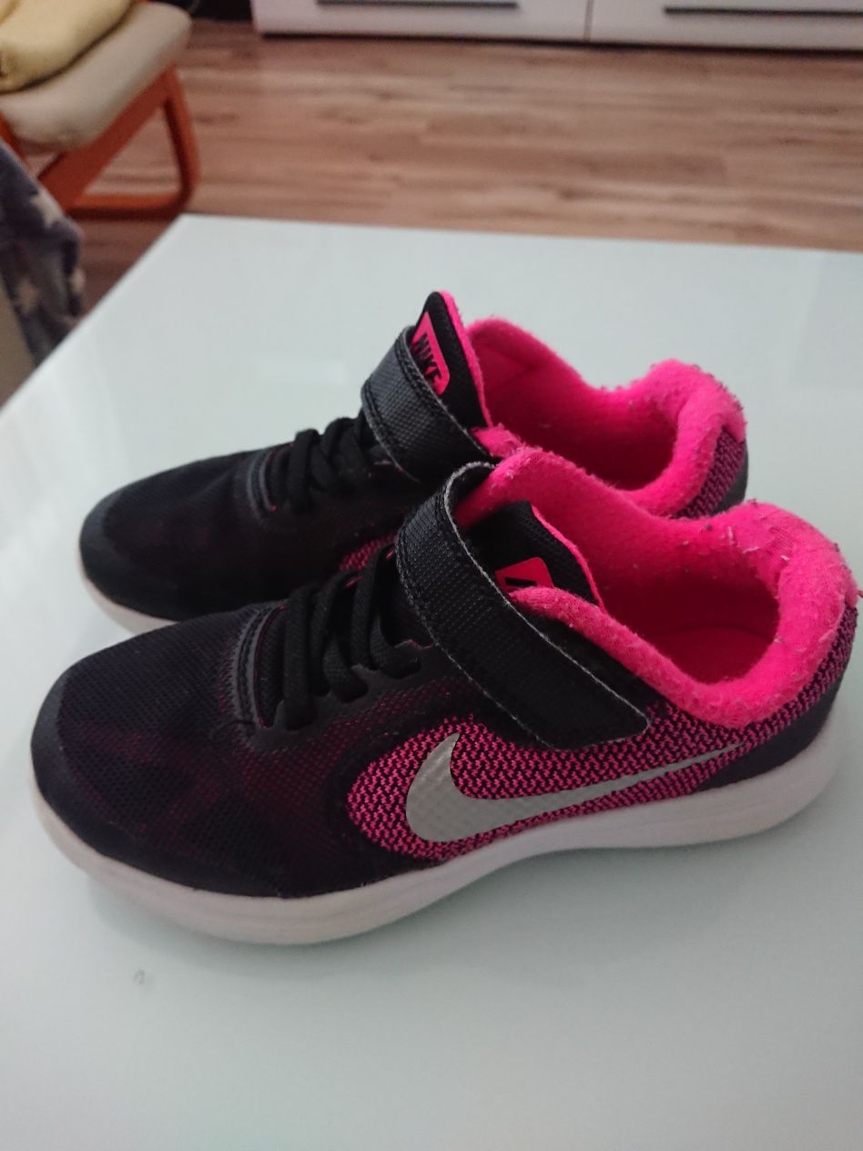 Buty sportowe dla dziewczynki Nike