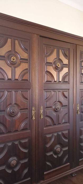 Guarda vestidos em madeira maciça