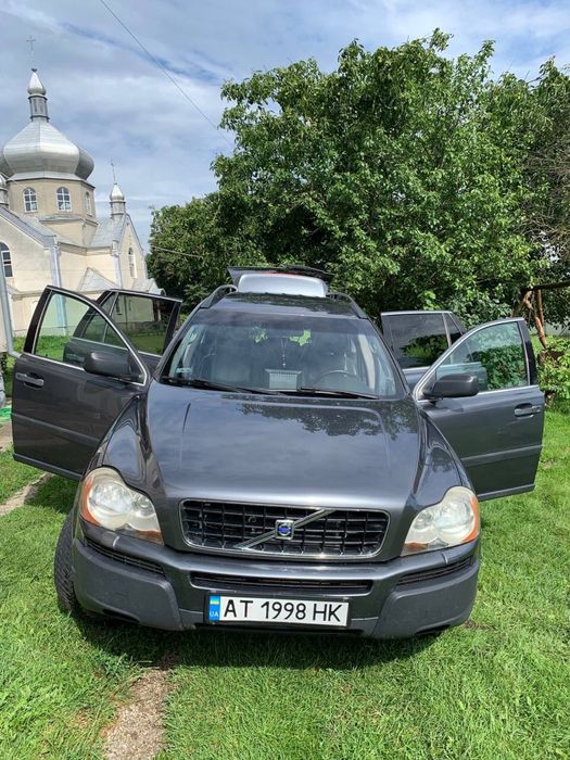 Volvo XC90 автомобіль для сім’ї