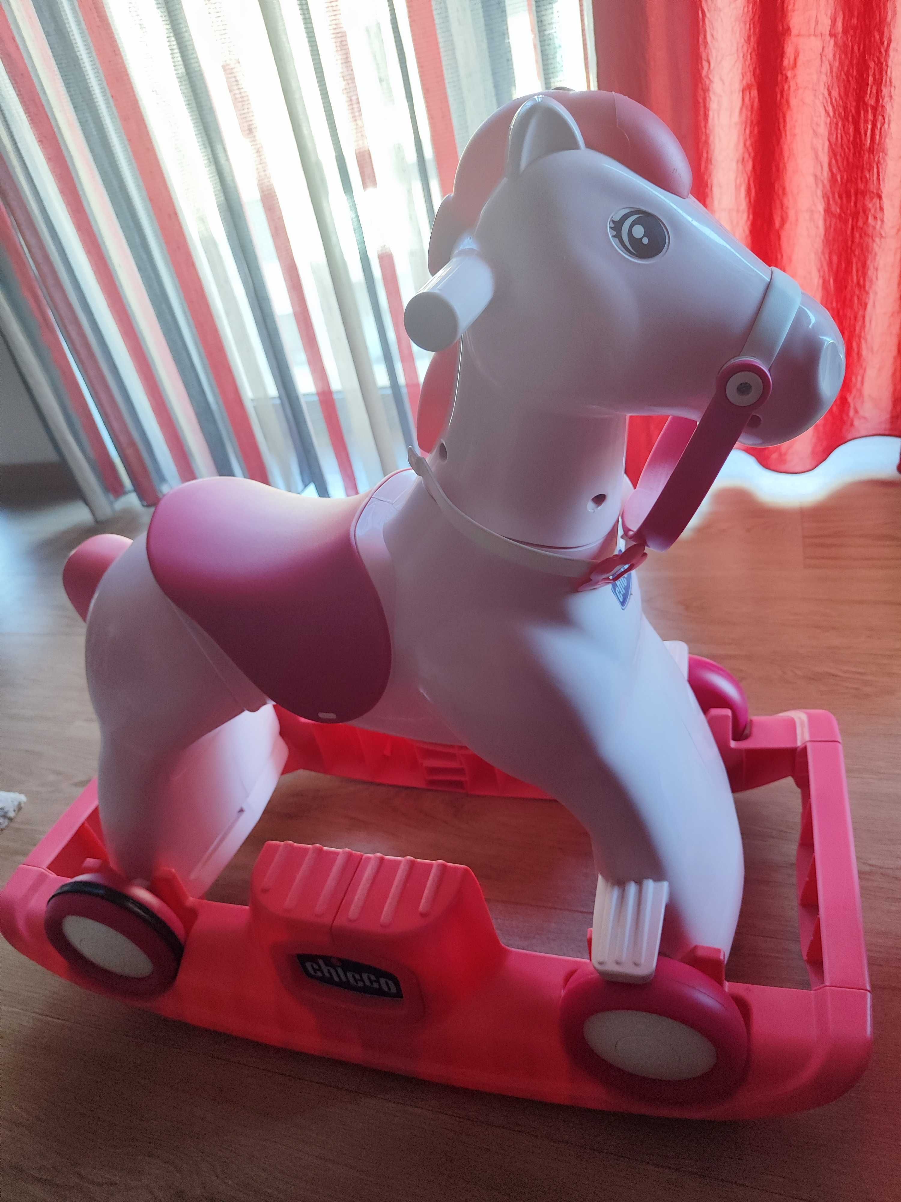 Cavalo rosa CHICCO