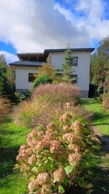 Sprzedam dom w malowniczej okolicy.