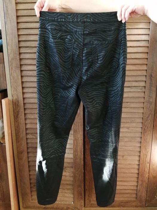 Чорні скінні висока талія