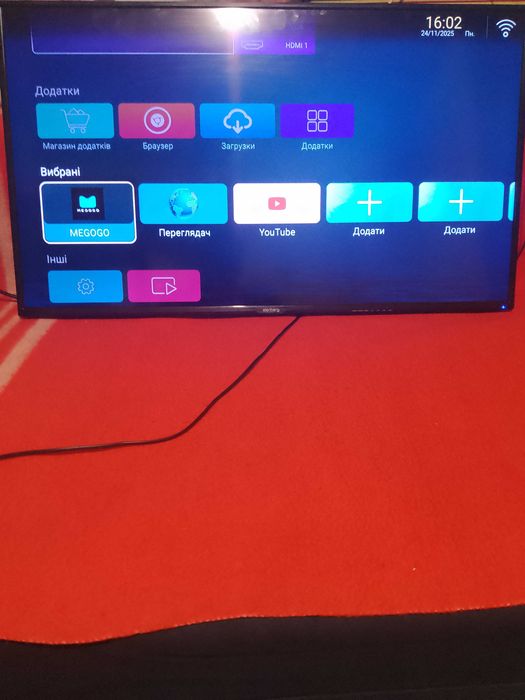 Продам  смарт телевизор еленберг