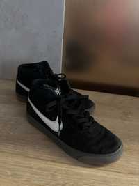 Nike SB Bruin Mid Skate Shoes