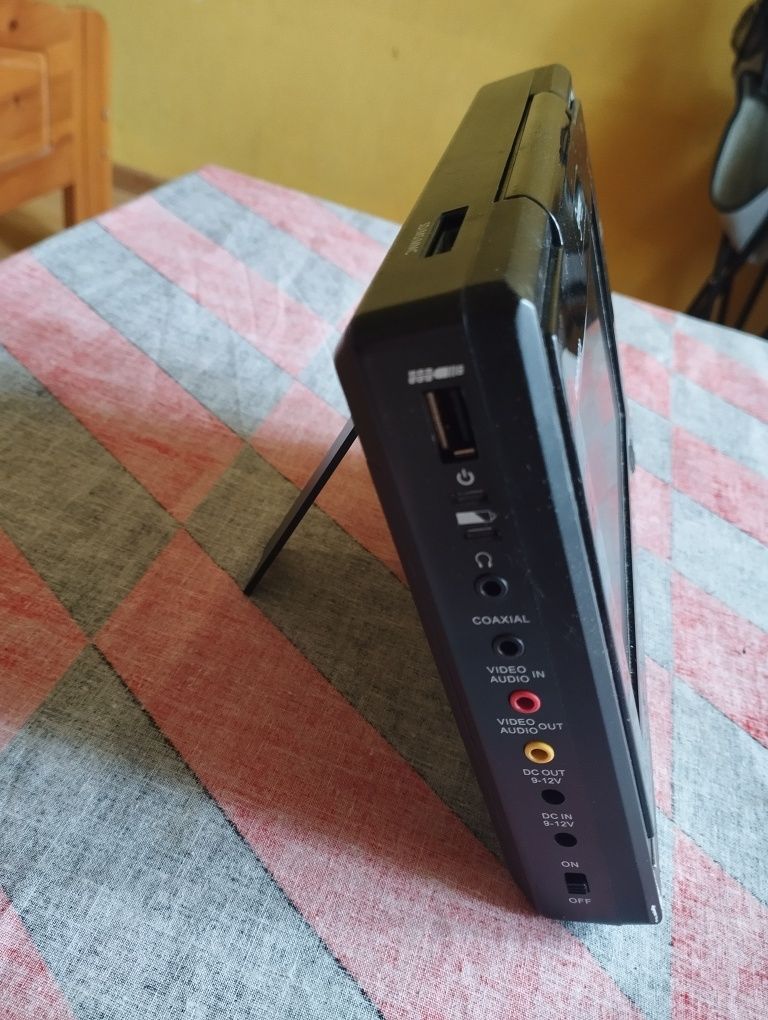 DVD monitor samochodowy