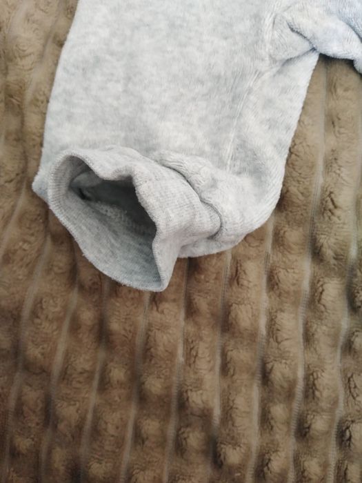 Pajacyk w kolorze szarym