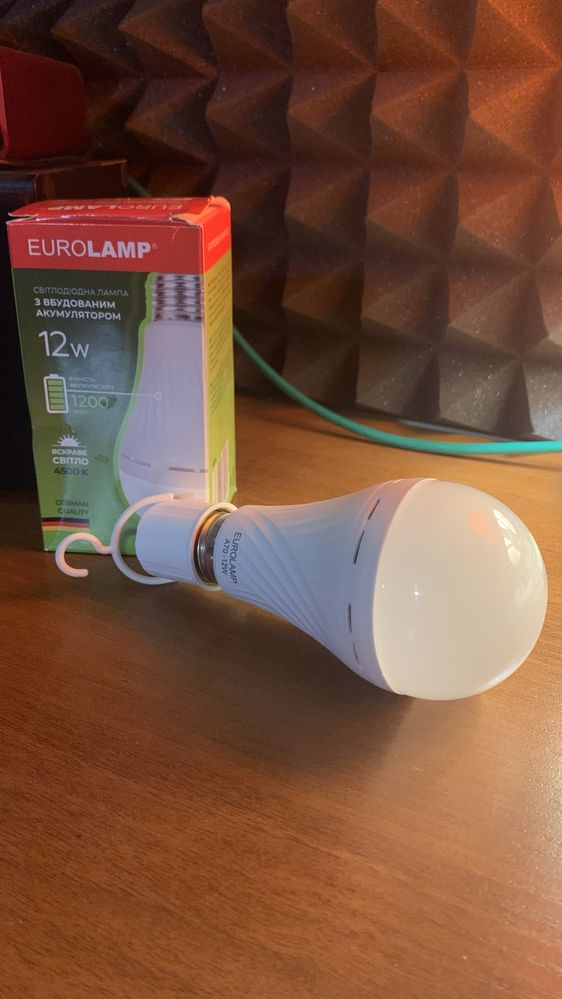 Лампа на акумуляторі Eurolamp