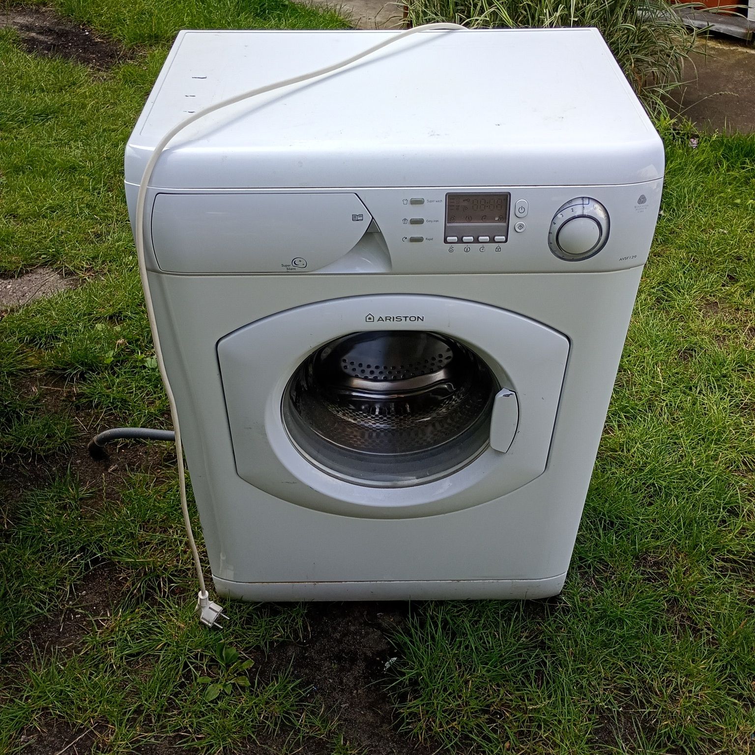Pralka Ariston AVSF129 c1200 obr/min 4,5 kg wsadu