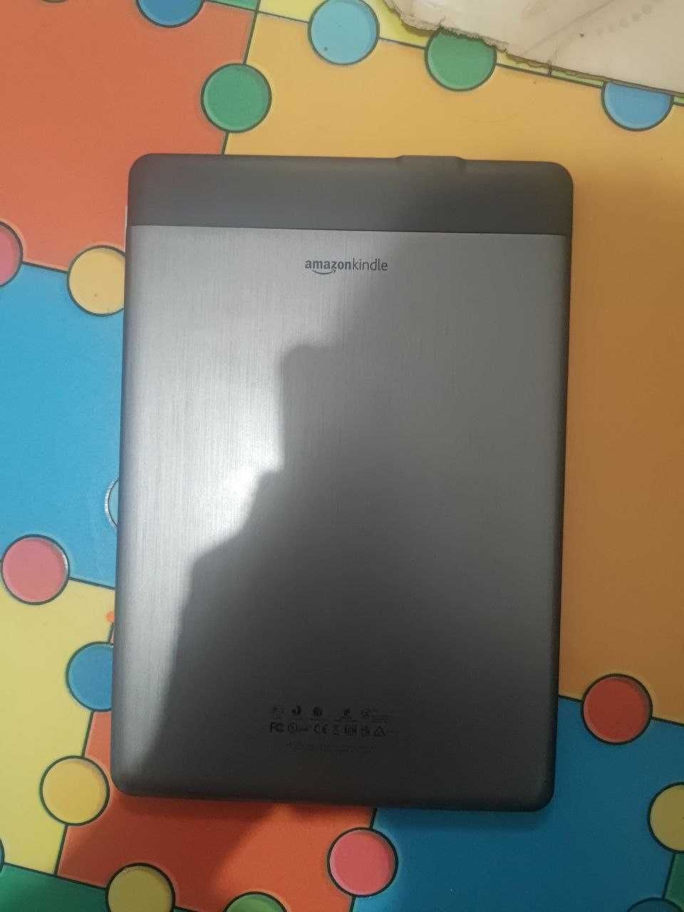 Продам електронну книгу Kindle DX 10 дюйм