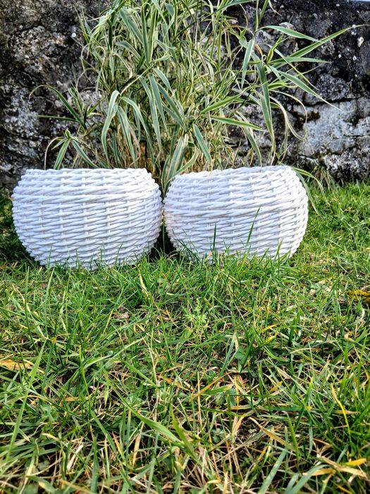 кашпо з штучного ротангу