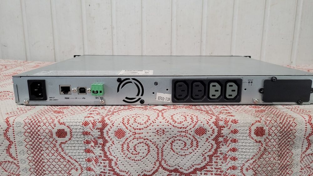 Источник песперебойного питания.