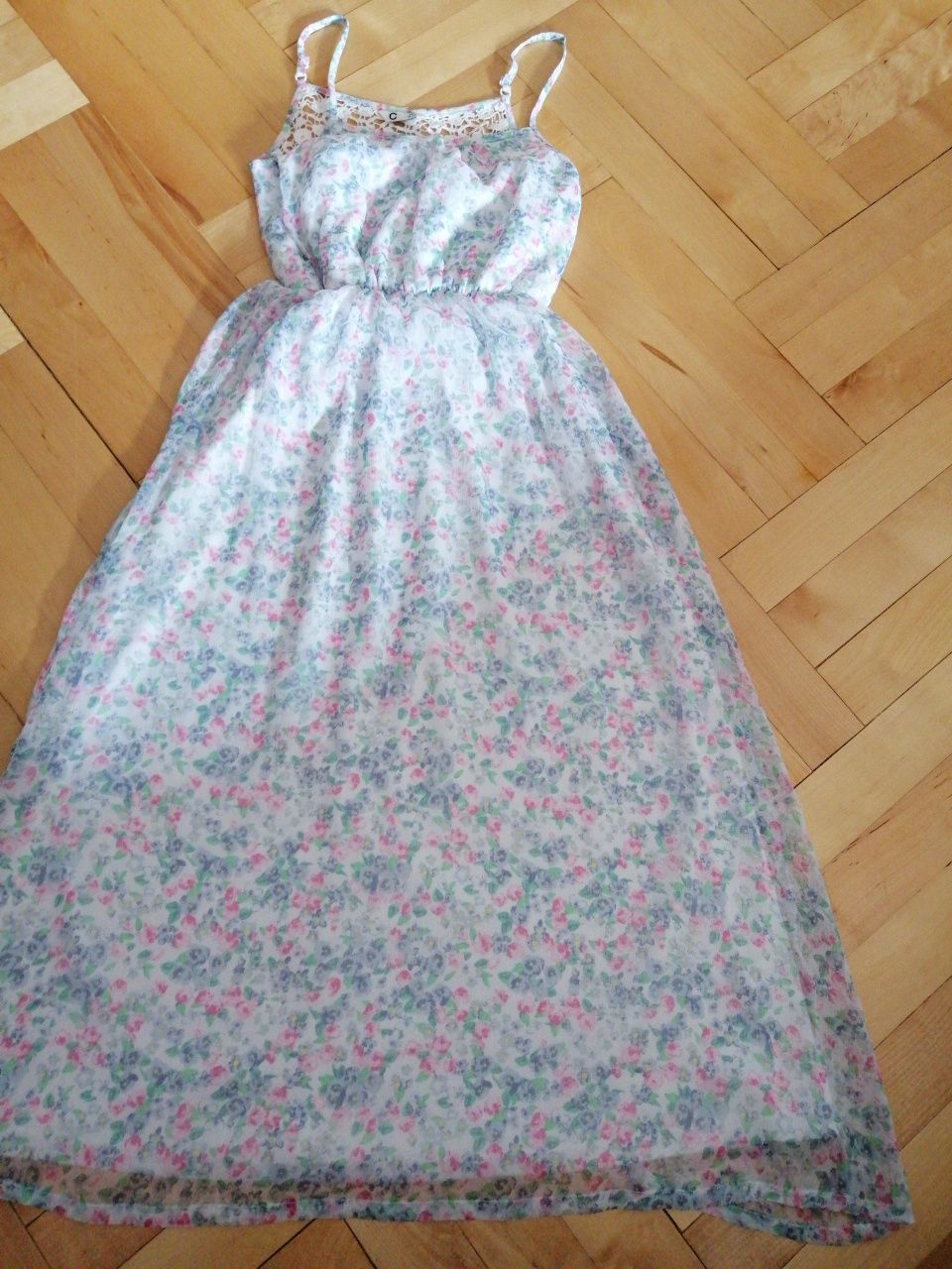 Sukienka dla dziewczynki r. 140 Cubus