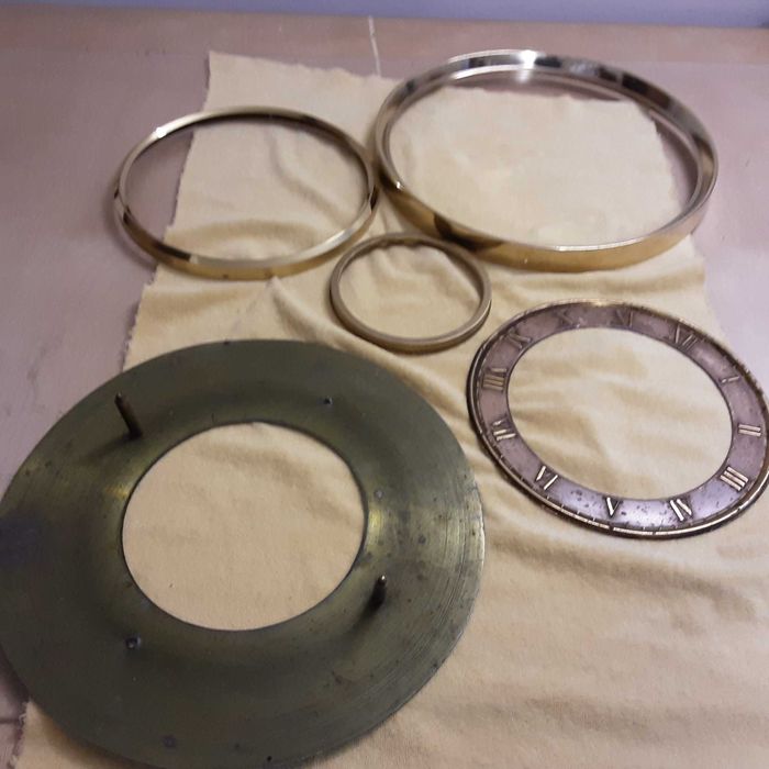 Ramki do starych zegarów