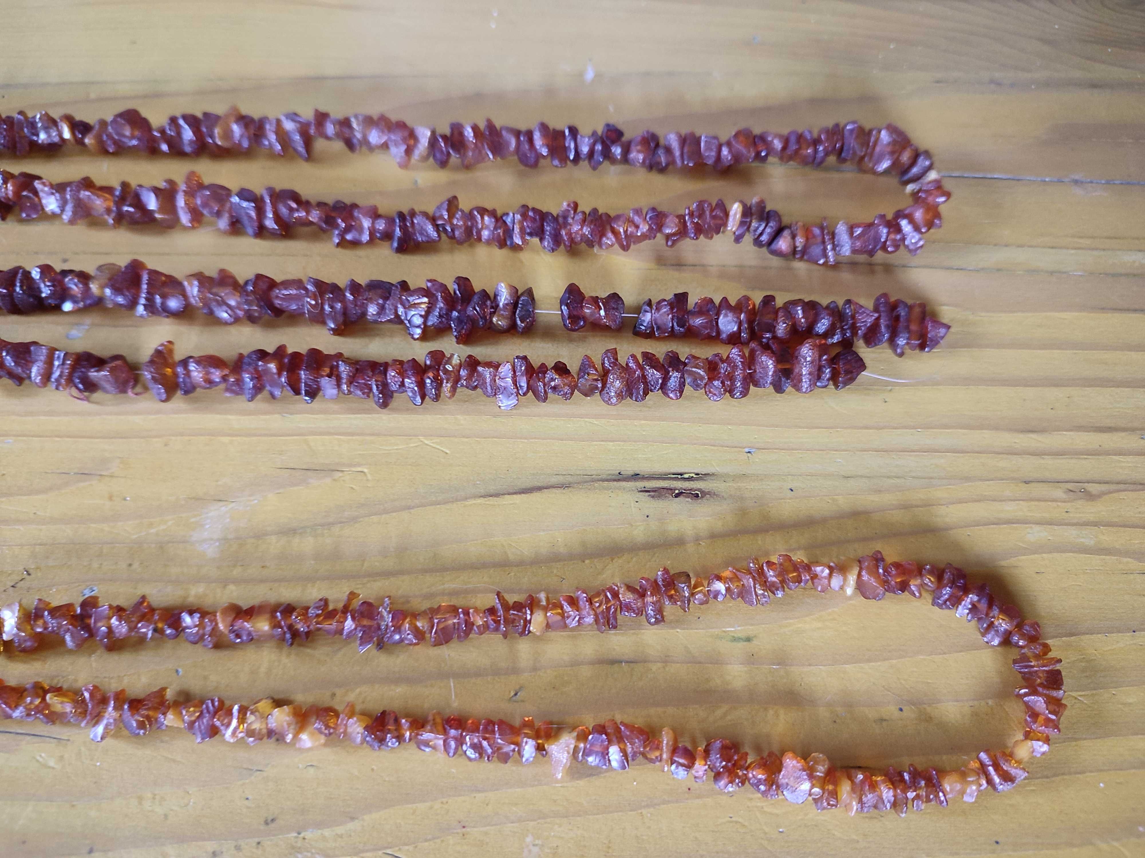 Naszyjniki/korale z bursztynu 2 szt. Długie, nieszlifowane.
