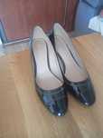 Buty lakierki na obcasie
