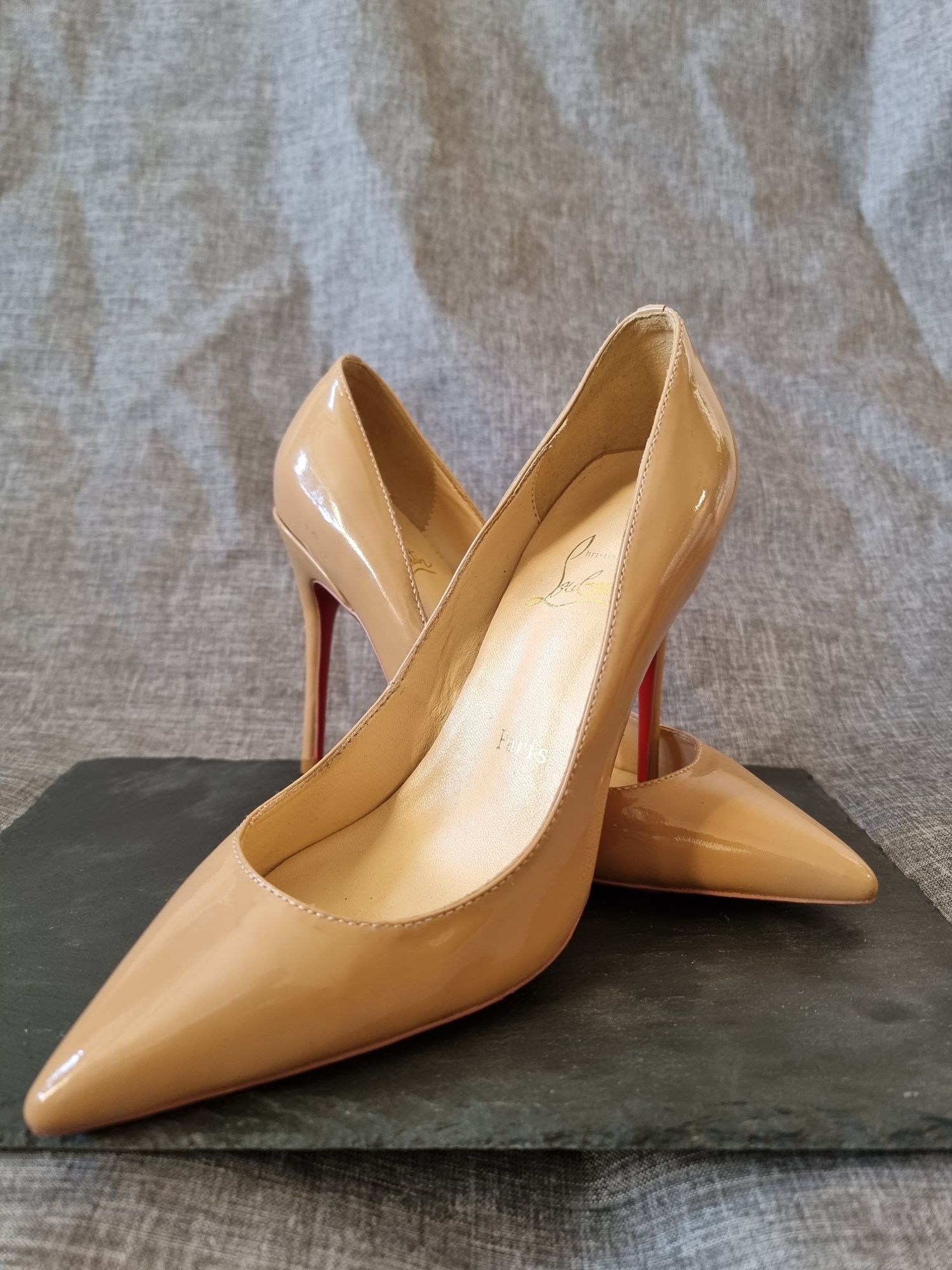 Christian Louboutin beżowe szpilki obcas orginalne