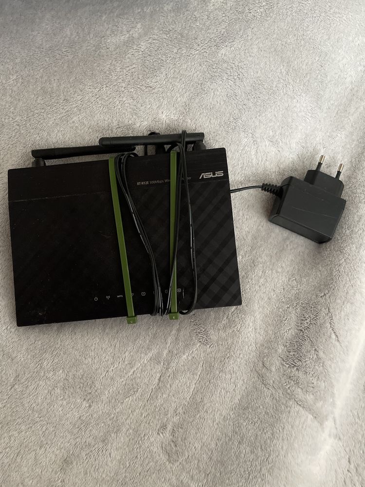 Router Asus RT-N12E siec wi fi w domu